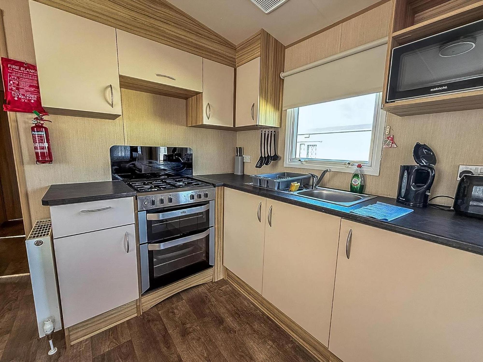 Great 8 Berth Caravan In Norfolk Near To Great Yarmouth Ref 20178Bs Hopton on Sea 外观 照片