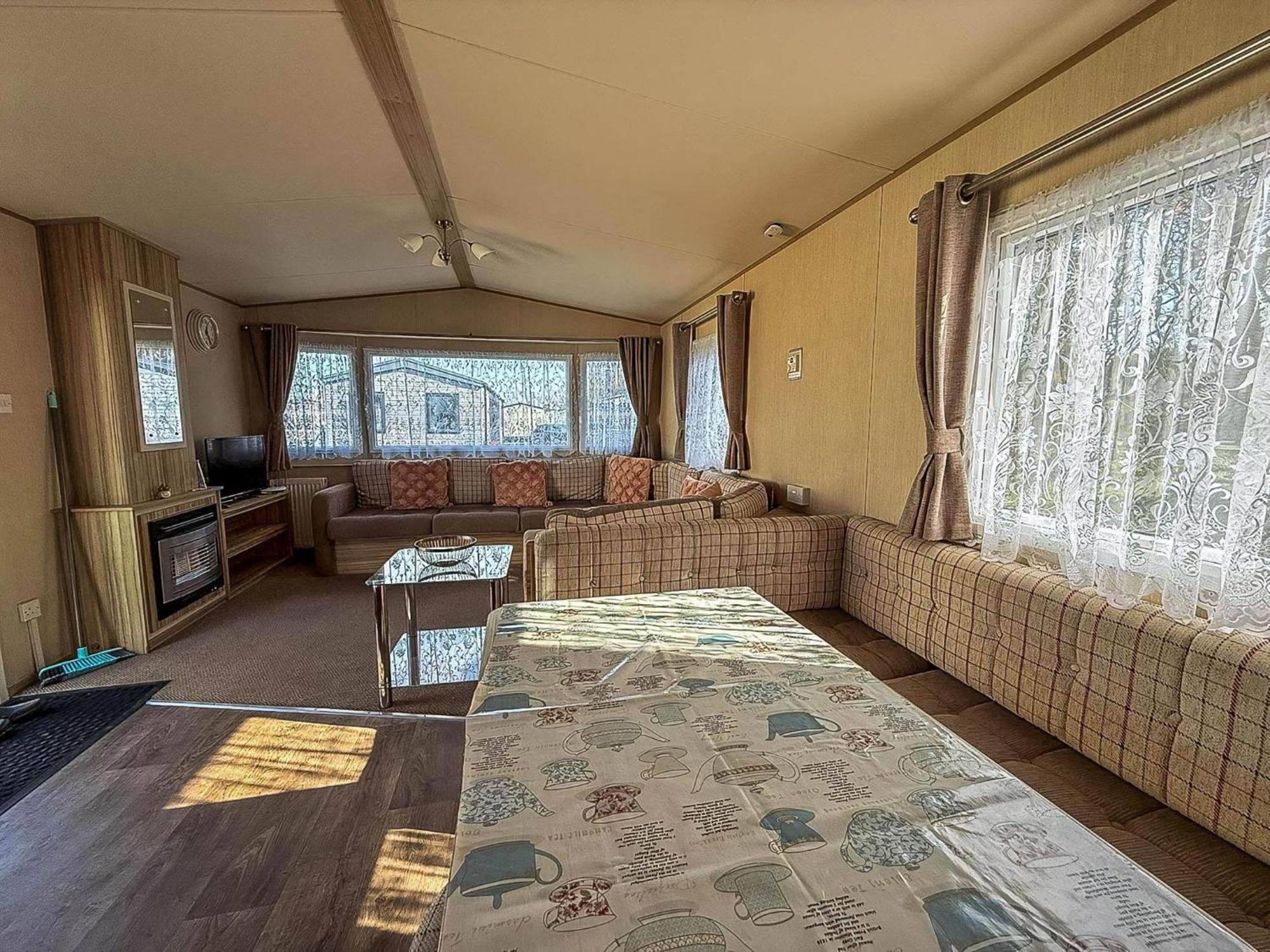 Great 8 Berth Caravan In Norfolk Near To Great Yarmouth Ref 20178Bs Hopton on Sea 外观 照片